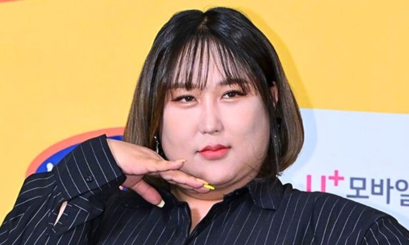 トランスジェンダー風刺、生理痛を笑いものに?ネットの賛否真っ二つ