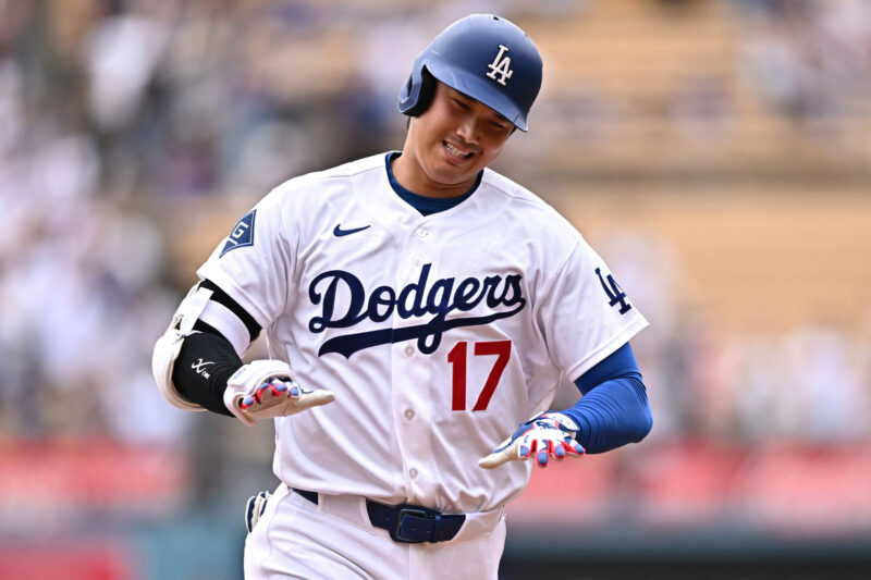 ドジャース先発陣に再編の可能性　ロバーツ監督「オールスター期間に検討」、大谷翔平は後半戦から投球再開へ