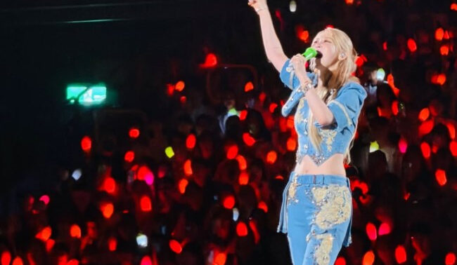 MAMAMOOムンビョル、高雄公演の余韻に浸る…ビハインド写真でファンを魅了