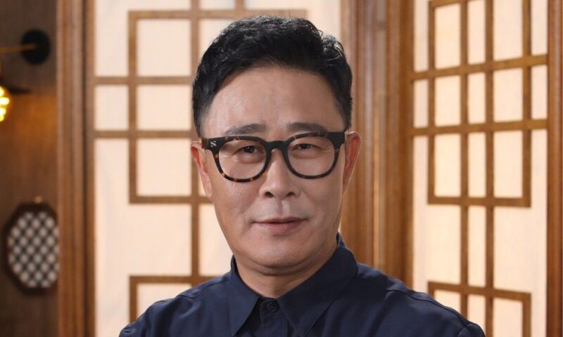 임성근 셰프, ‘전과 6범’ 논란 속 레스토랑 오픈…“대기 220팀 가슴 벅차”