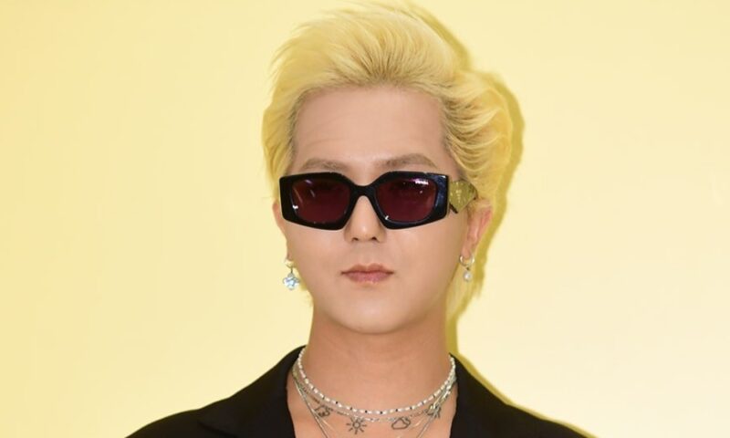 「102日無断欠勤」ソン・ミノ、黒スーツで証人出頭…「すみません」と一言