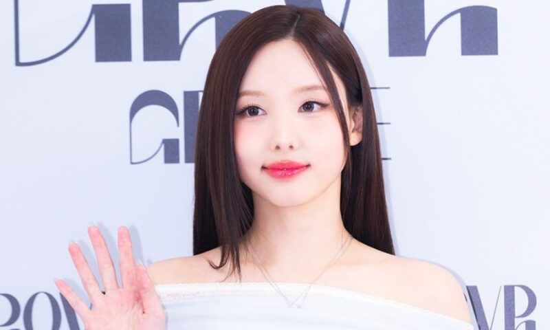 TWICE ナヨンの母、再契約前に意味深長「十分な待遇を受ける番」