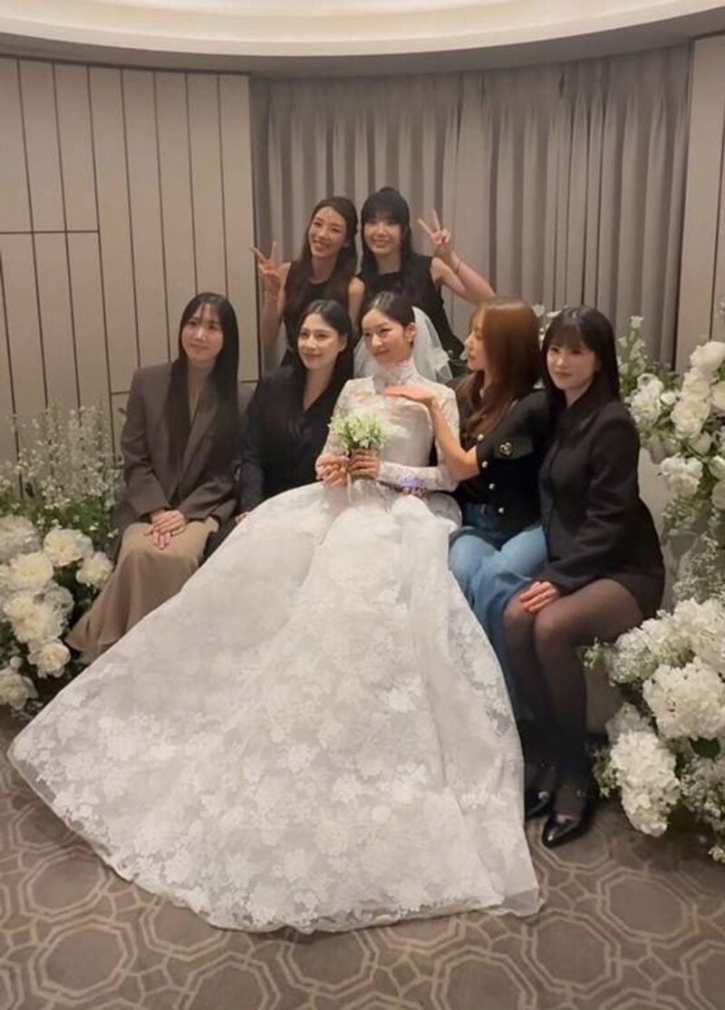 「Apink不和説→結婚式欠席」ソン・ナウン、脱退から4年目の心境「枠を壊したい」