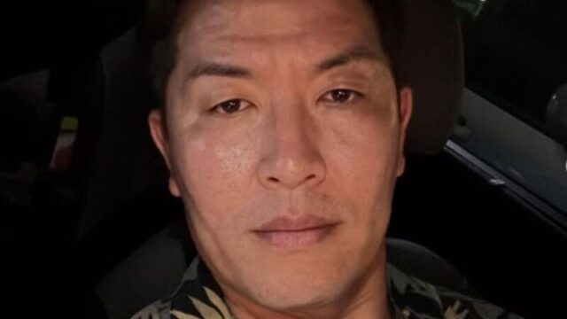 金炳賢、洪明甫擁護論争で1ヶ月ぶり謝罪→「これは力比べ」と賛否両論…サッカーファン激怒