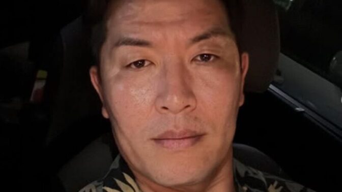 金炳賢、洪明甫擁護論争で1ヶ月ぶり謝罪→「これは力比べ」と賛否両論…サッカーファン激怒
