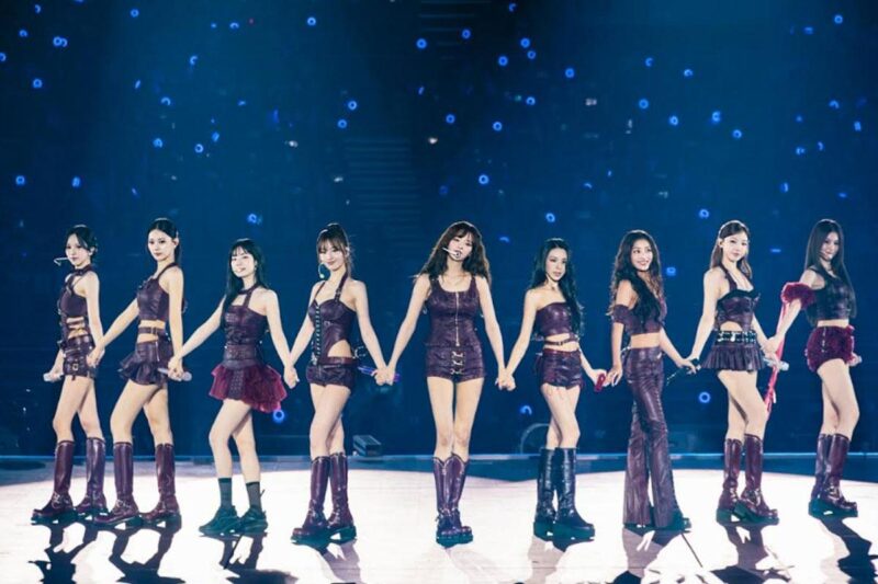 TWICE、11年の絆にファン涙…「解散しないで」悲痛な声相次ぐ