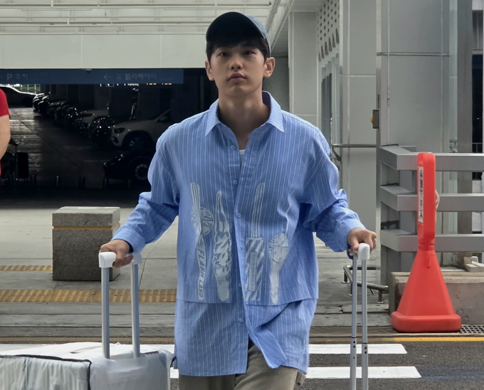 ソン・サンジュン、清涼感あふれるサマーファッションで視線釘付け