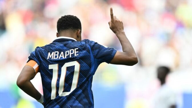 「ゴールマシン」エムバペが歴史的快挙！史上初W杯2大会連続得点王、リーグ・CL・W杯の「3冠」達成
