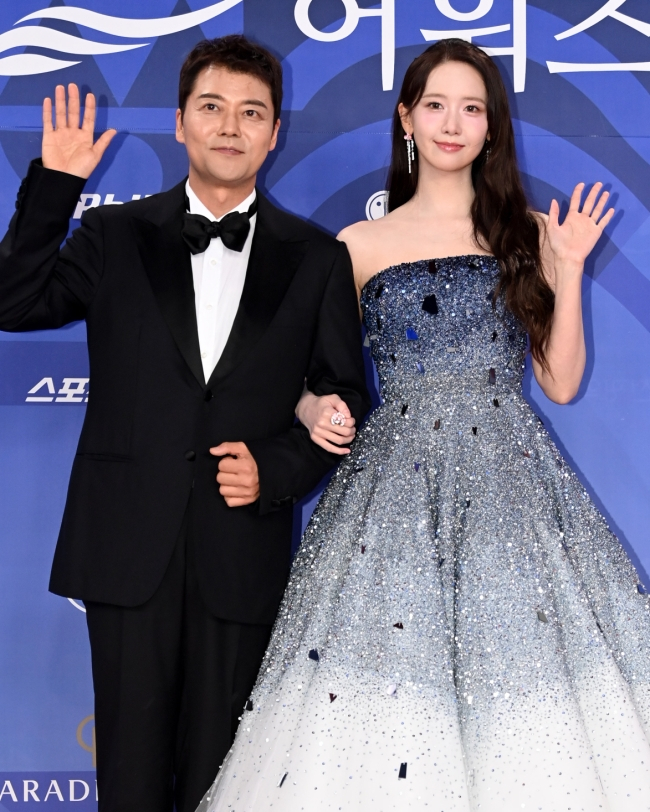チョン・ヒョンム&イム・ユナ、今年もタッグ!5年連続で「青龍シリーズアワード」の顔に