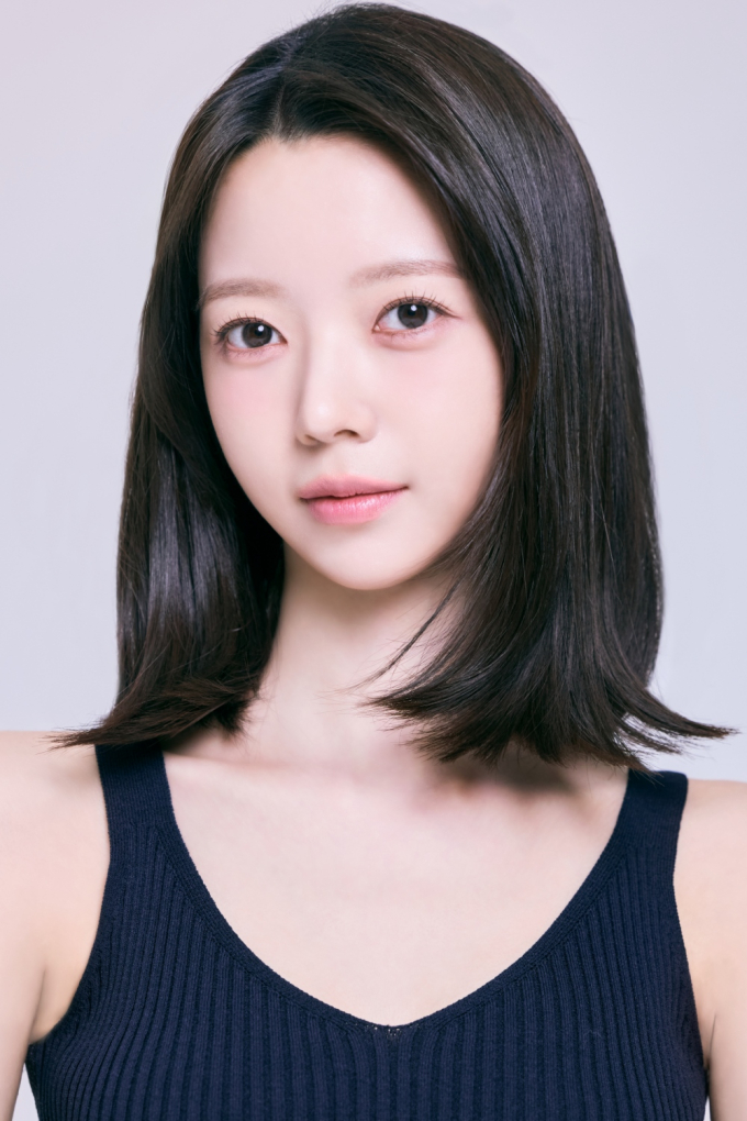 「セイレーン」チョン・ラエル、新プロフィール公開…あふれ出る成熟美