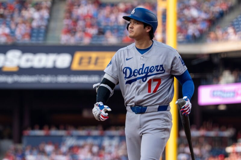大谷翔平の膝の違和感、打撃への影響は？ロバーツ監督が否定「心配はしていない」