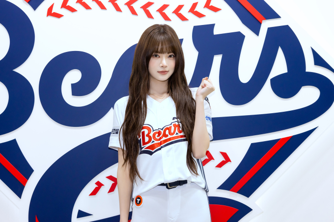 LE SSERAFIMホン・ウンチェ、日本のプロ野球で始球式に登場！