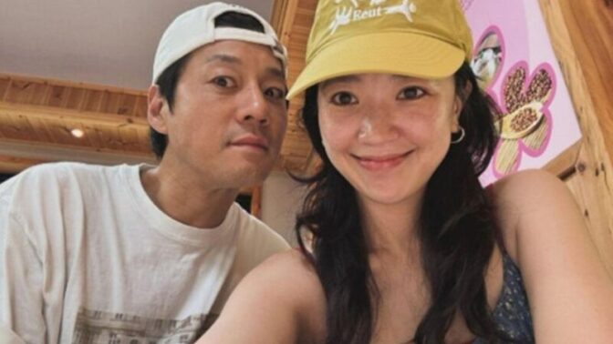 チョン・ヘジン＆イ・チョンヒ、すっぴんでも驚きのビジュアル！結婚16年目もラブラブな夫婦ショットに「新婚みたい」「本当に憧れる」の声