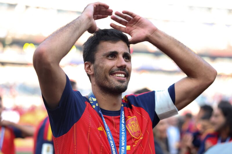 W杯無冠でもエムバペがバロンドール最有力！？スペイン優勝のロドリを抑えて支持率1位になった驚きの理由とは