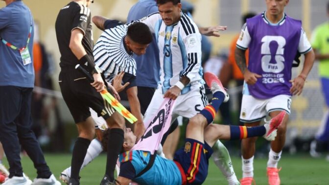 「W杯決勝で醜態」パレデス、謝罪なきSNS投稿に非難殺到…被害者ガビの“神対応”「事後処分は不要、サッカーの一部」が話題に