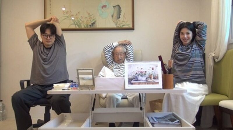 100歳の祖父を自ら介護、体外受精にも挑戦する芸能人夫婦
