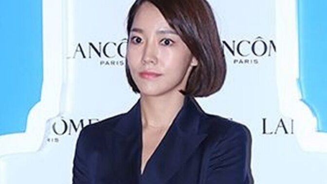 イ・ボムスと離婚のイ・ユンジン、中3の娘が教科優秀賞＆副会長のダブル受賞！「頑張る姿に感謝と誇り」