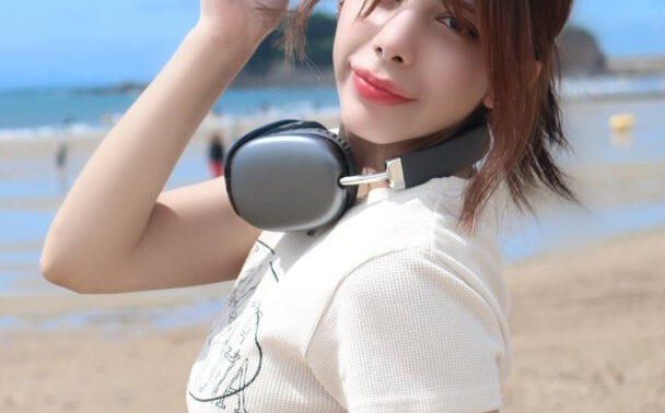 元ミス・イランのヘリン、海と夕日をバックに幻想的なグラビア公開…「どっちの雰囲気が好き？」