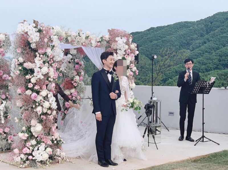 富豪の妻のおかげで宮殿のような大邸宅に住む、悩み知らずの羨ましい芸能人