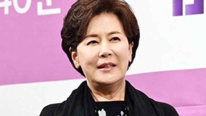 「実はローンも多い」女優パク・ジョンス、230億ウォン相当の新沙洞ビル賃貸収入で暮らすリアルな懐事情を告白
