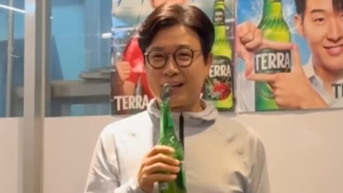 JTBC「出演料未払い」の嵐が吹き荒れる中…『冷蔵庫をお願い』チームの固い絆！MCキム・ソンジュの“自虐ジョーク”に現場爆笑