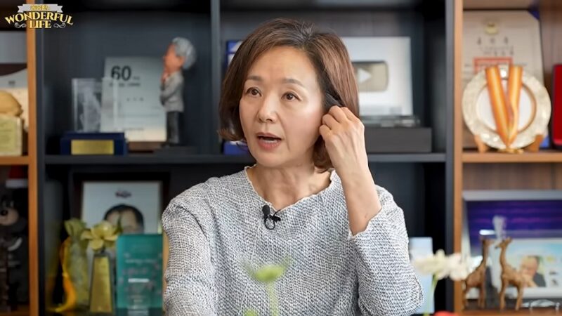 「演技をちゃんとしろ」ペ・ジョンオク、過去にノ・ヒギョン脚本家と取っ組み合いの喧嘩を告白