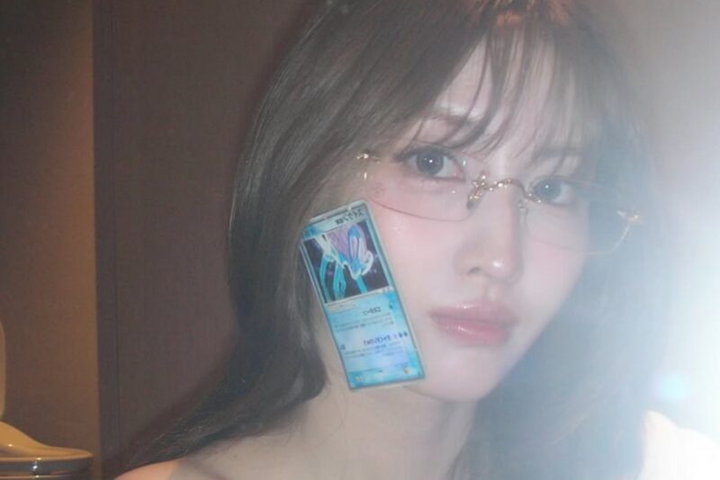 「それ、いくら？」TWICE モモが顔に貼ったポケモンカードの驚愕価格にファン衝撃