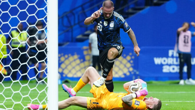 GKの負傷治療を悪用した時間稼ぎに終止符を…イングランドが「フィールド選手1分間退場」の斬新ルールを導入へ