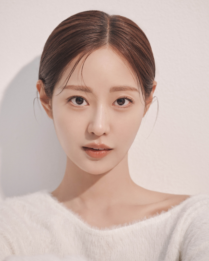 シン・スルギ、初舞台に挑戦！演劇『花の秘密』で女優デビューへ