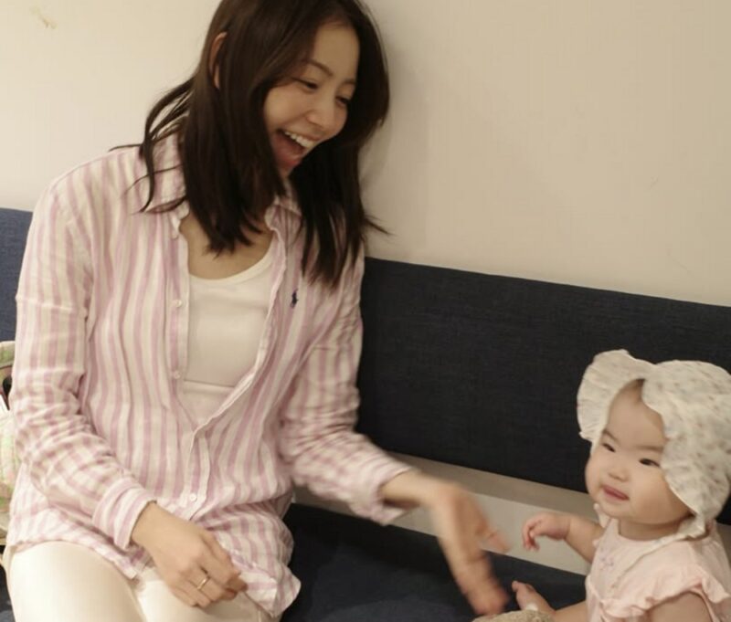 이민우♥이아미, 둘째 딸 출산 1년 만→어느새 ‘아빠 판박이’로…”니가 너무 좋아”