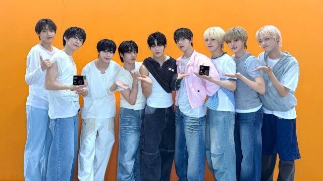 AHOF、『K-POPアップ・チャートショー』で4冠達成！「ポハと幸せな思い出を作れて嬉しい」