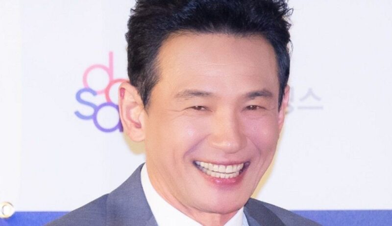 ファン・ジョンミン、不倫主張의ファンと静かな泥仕合…「ストーカー」vs「無罪」で告訴合戦