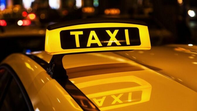 泥酔客が暴行…タクシー運転手が7メートル引きずられる惨事