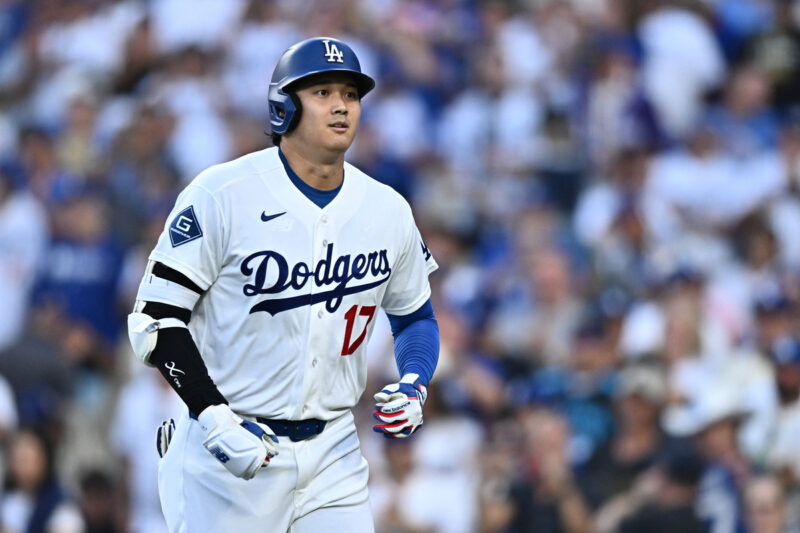 ドジャース・フリードマン編成本部長、大谷翔平の二刀流継続を明言「非常事態ではない」