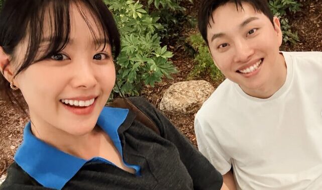 ソン・ジウン＆パク・ウィ、手つなぎ新婚ショットを公開…変わらぬラブラブぶりに反響