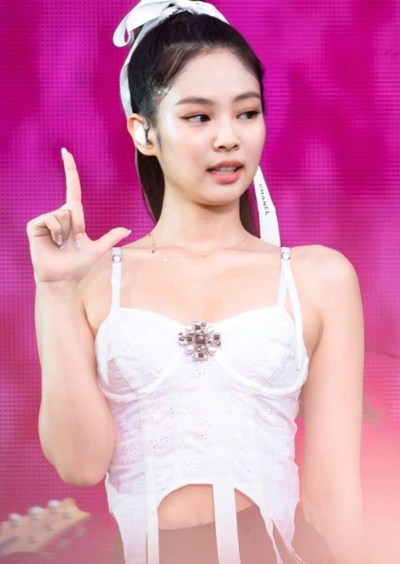 JENNIE（ジェニー）、悪質な写真・映像編集に法的対応を発表…「いかなる合意も温情もない」