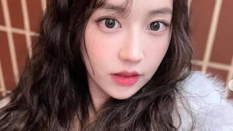 “ラッパー→活動休止→美容外科の室長”になった女性スター、外出中も輝く美貌
