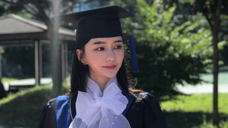 裁判官の父と夫持つ女優、出産後25kg減量してガールズグループデビュー