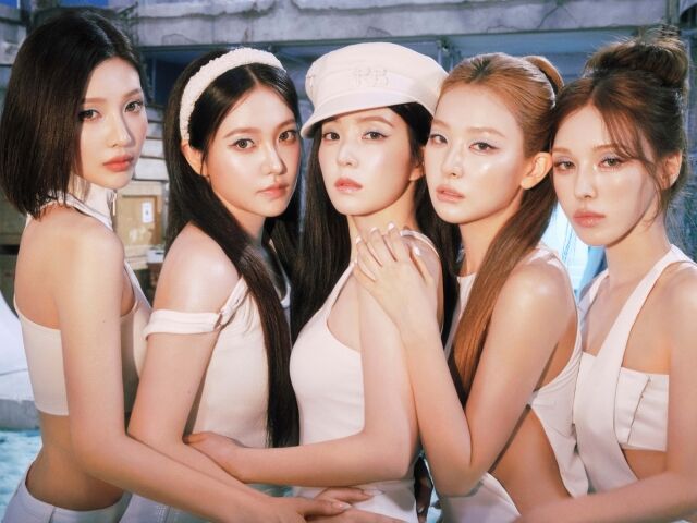 サマークイーンの帰還!Red Velvet、約2年2ヶ月ぶりの完全体カムバック!新曲『Surfin' Boy』を本日リリース、ジョイが作詞に参加