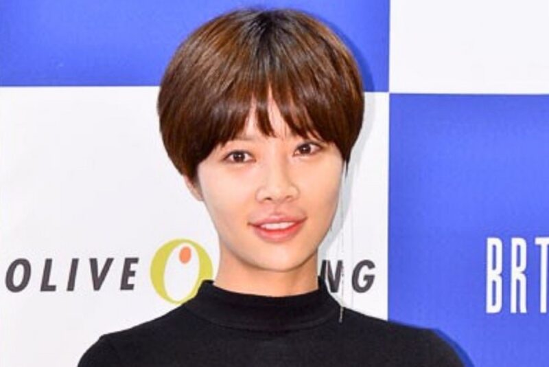 「誰だか分からないかも」…ファン・ジョンウム、離婚・横領論難を乗り越え本格的な再始動→真っ黒に日焼け
