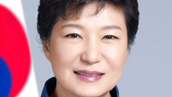 朴槿恵氏、李明博政権に我慢の限界か…自ら表舞台へ「出撃」