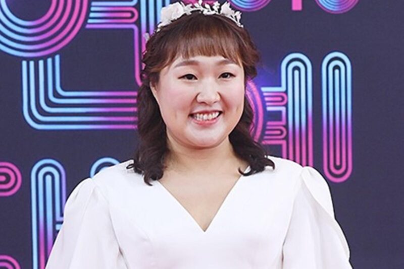 「再選挙パロディ」のイ・スジ、国民に謝罪…「申し訳ありません」