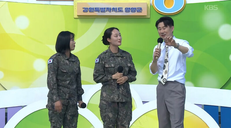 韓国版「のど自慢」に出演した女性軍人たちがストレス発散!? 国民が熱狂