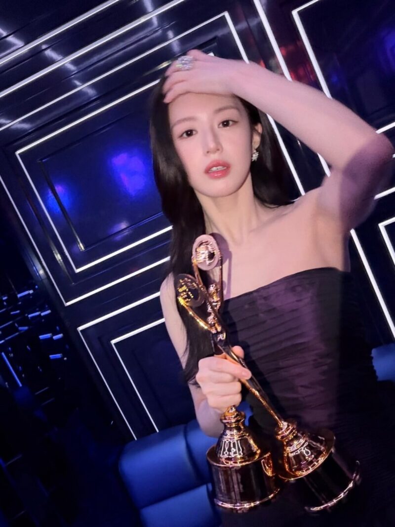 韓国で最も清純な顔の女優…驚異の背筋を披露しファン歓喜