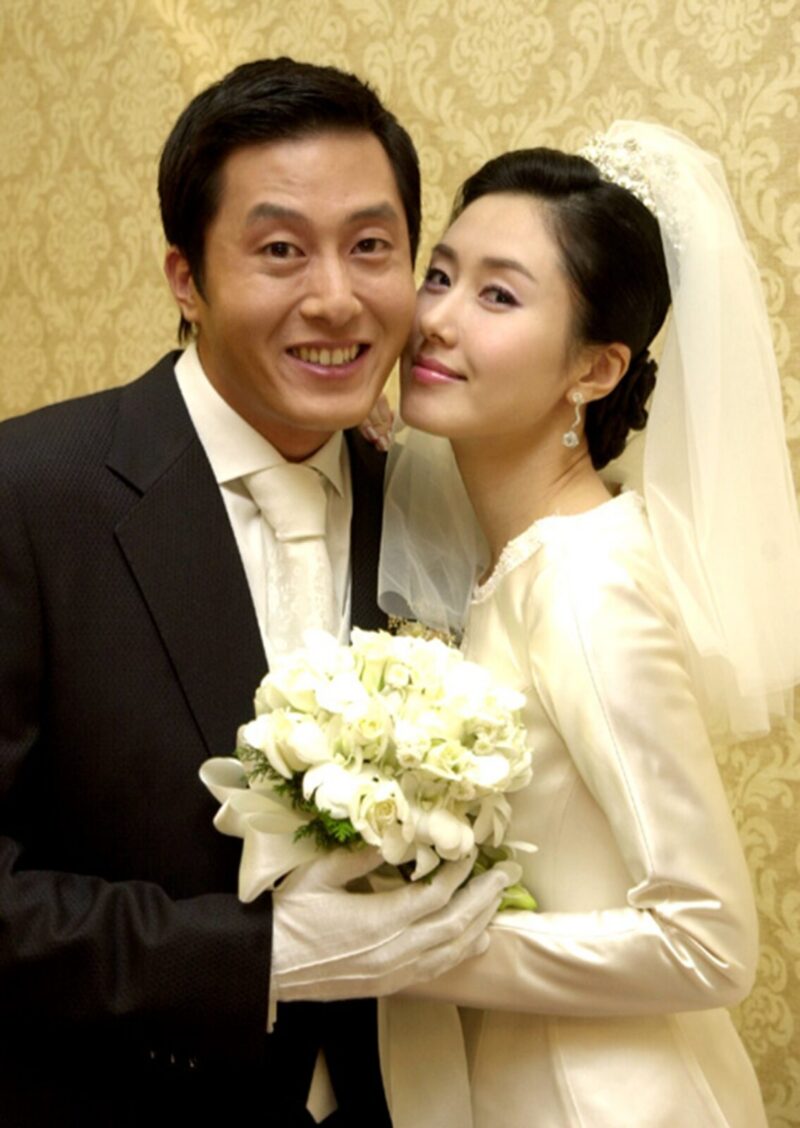 別れた元彼の父、元彼、母の家族葬をすべて執り行った女優