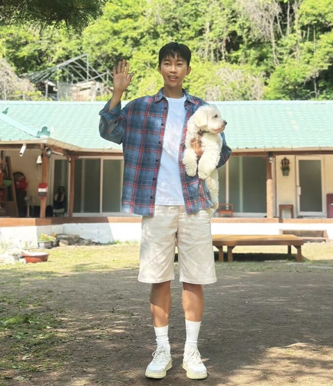 イム・ヨンウン、「美しかったすべての日々」…『山里の独身男性』のビハインド映像を大公開