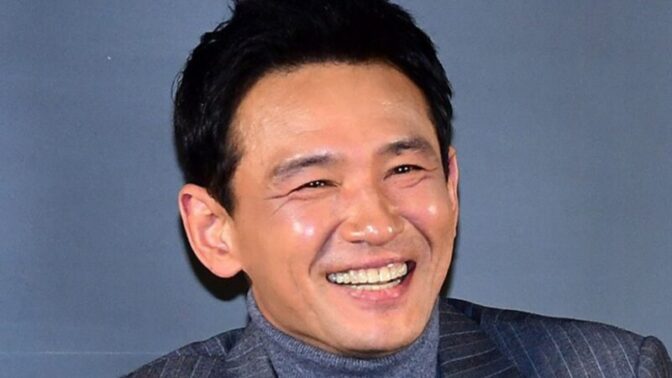 ファン・ジョンミン、私生活疑惑・ストーカー被害の渦中で「正面突破」！映画とバラエティで変わらぬ本業への情熱