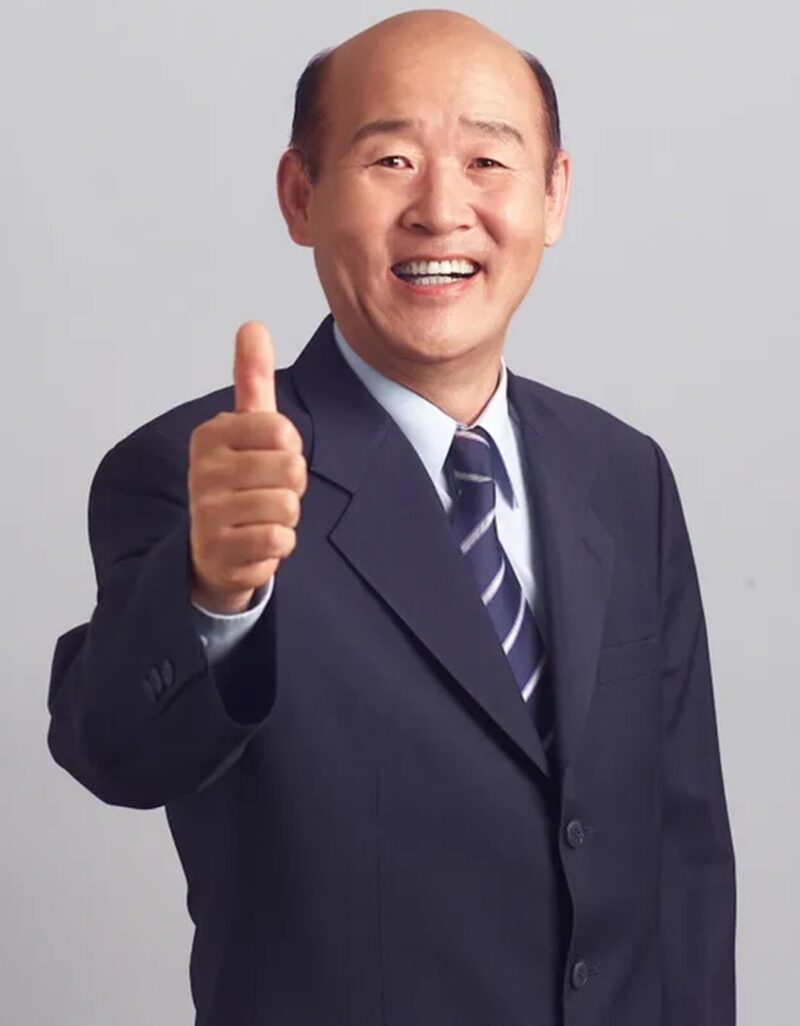 「大統領に激似」という理由で出演禁止…長年無職だった名俳優・故パク・ヨンシクの壮絶な人生と娘の切なる追悼