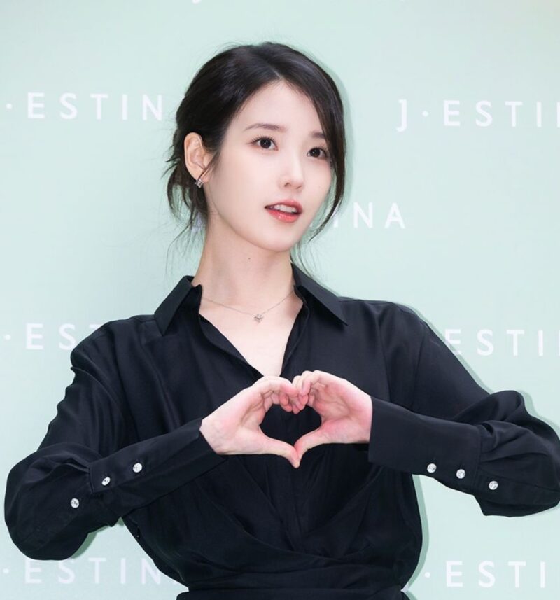 「イ・ジョンソクと破局→体調悪化」IU、ファンに謝罪…「ファンクラブ再加入割引を提供」