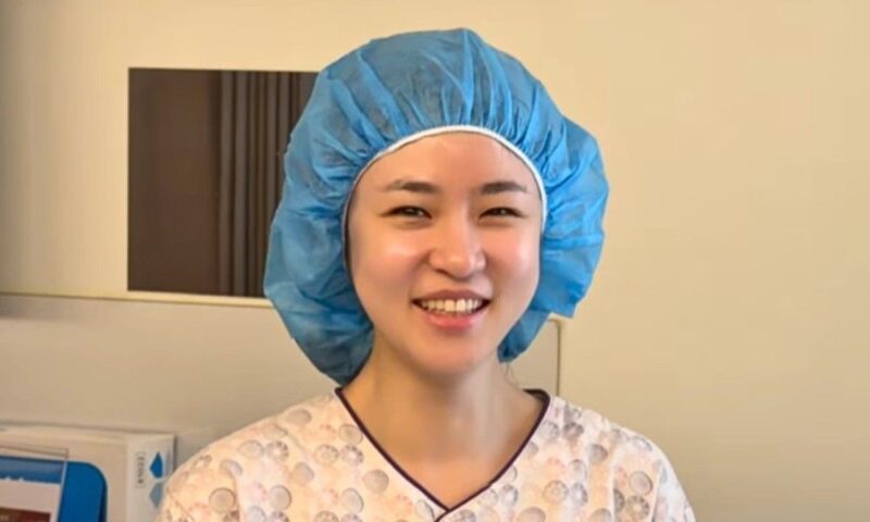 “良性腫瘍除去”の女優、“イ・ヒョリの街”でヨガ教室オープン…「今日はエアコン設置」
